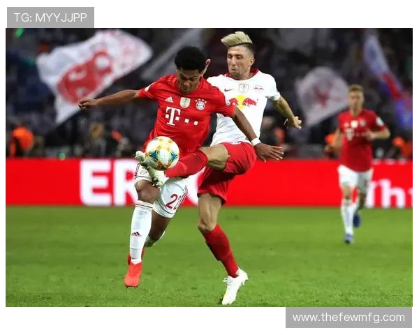 拜仁中场拦截失效,防线脱节问题加剧,防守稳定性面临考验 拜仁中场拦截失效,防线脱节问题加剧,防守稳定性面临考验