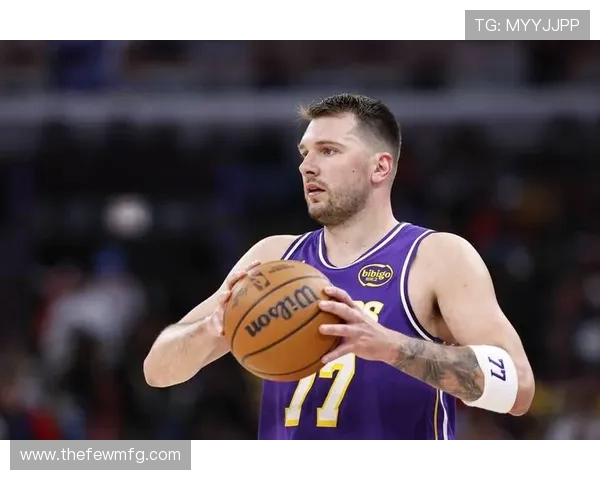 东契奇挡拆单打压库里，提升关键回合效率