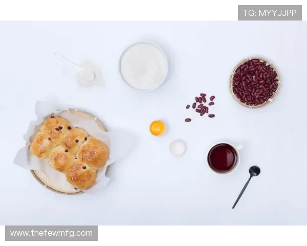 覃海洋家的冰箱里塞满了蛋白粉，连饮料都喝不进去了